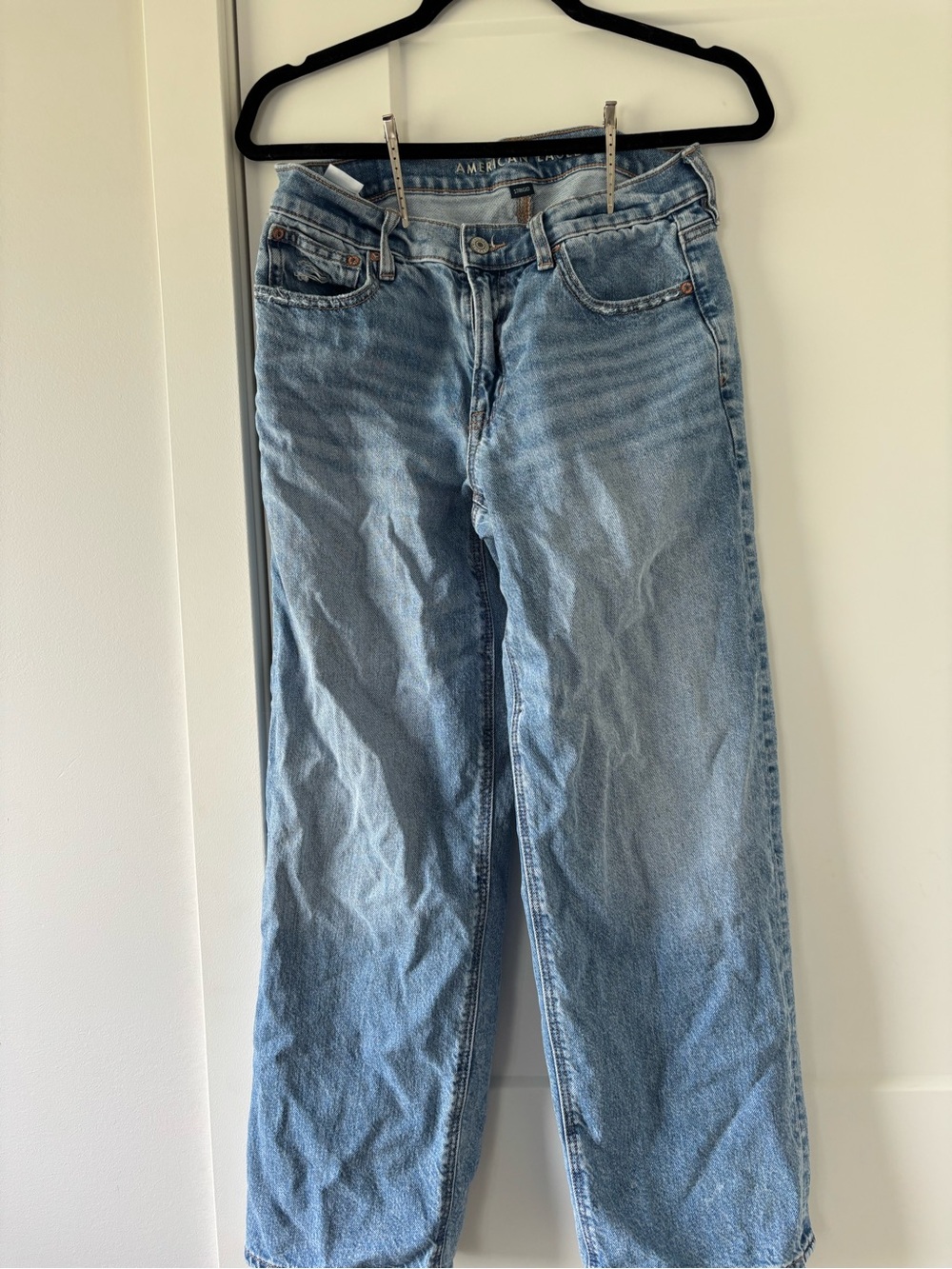 American Eagle Outfitters Light Wash Straight-Leg Women’s Jeans